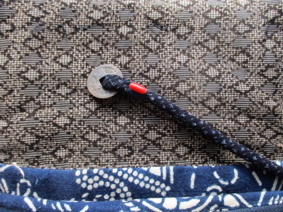 着物リメイク　琉球の型染めで作った和風財布　２０５６ 7枚目の画像