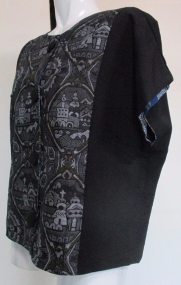 着物リメイク　黒と西洋柄の羽織で作ったベスト ２２００ 8枚目の画像