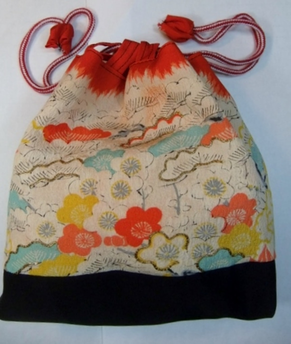 古布　花柄の錦紗縮緬の巾着　５６６ 1枚目の画像