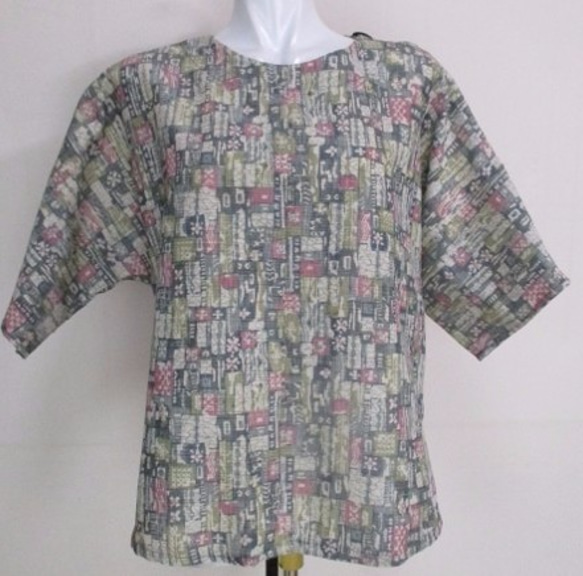 着物リメイク　着物で作ったプルオーバー　２２４１ 1枚目の画像