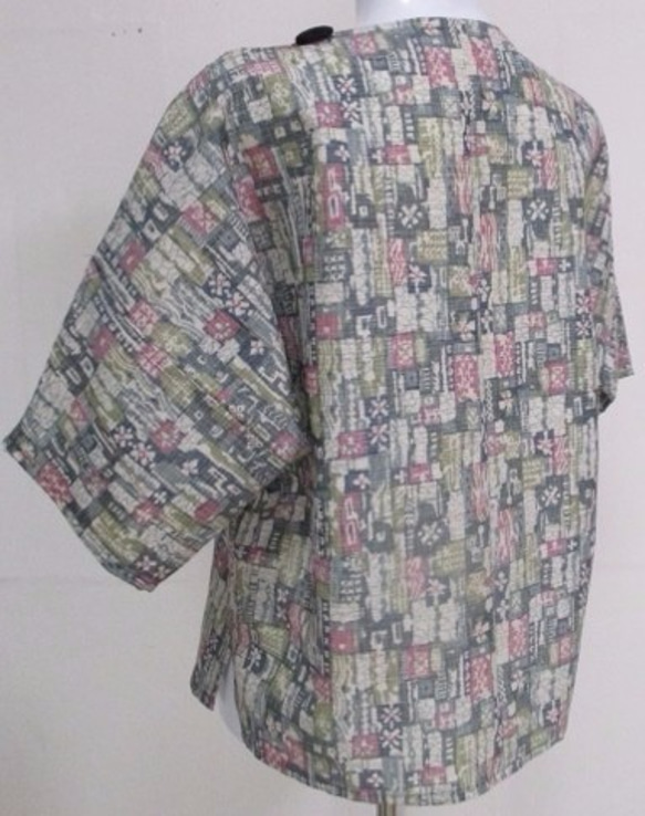 着物リメイク　着物で作ったプルオーバー　２２４１ 6枚目の画像