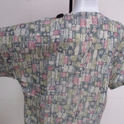 着物リメイク　着物で作ったプルオーバー　２２４１ 10枚目の画像