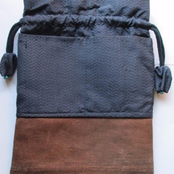 着物リメイク　藍大島と酒袋で作った巾着袋 　２２７９ 3枚目の画像