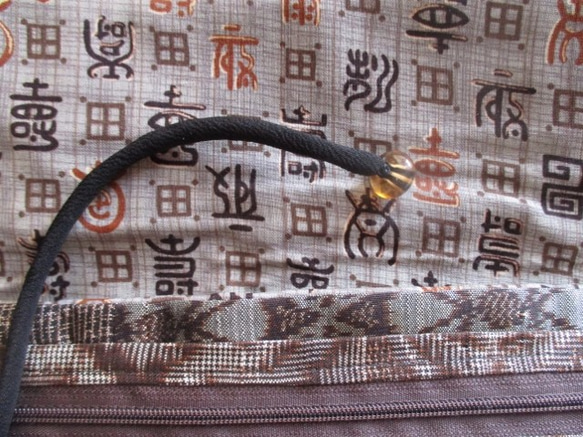 送料無料　着物リメイク　泥大島紬で作った和風財布　２３７５ 7枚目の画像