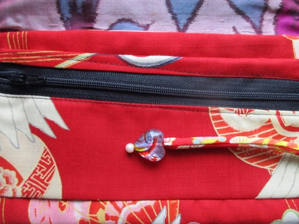 送料無料　着物リメイク　女の子の着物で作った和風財布　２４７１ 6枚目の画像