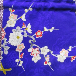 送料無料　絞りと花柄の着物で作った巾着袋　２５７１ 6枚目の画像