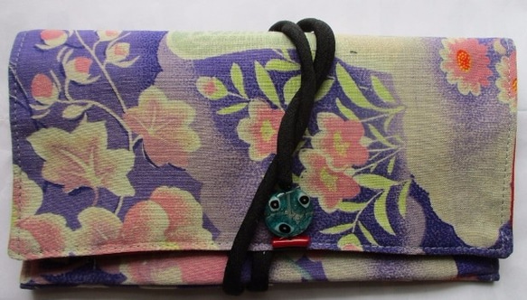 送料無料　花柄の着物で作った和風財布・ポーチ　２６８３ 1枚目の画像
