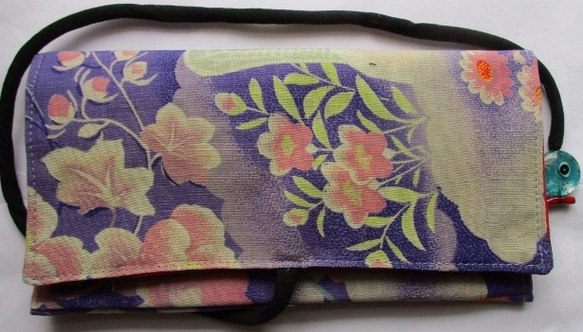 送料無料　花柄の着物で作った和風財布・ポーチ　２６８３ 3枚目の画像