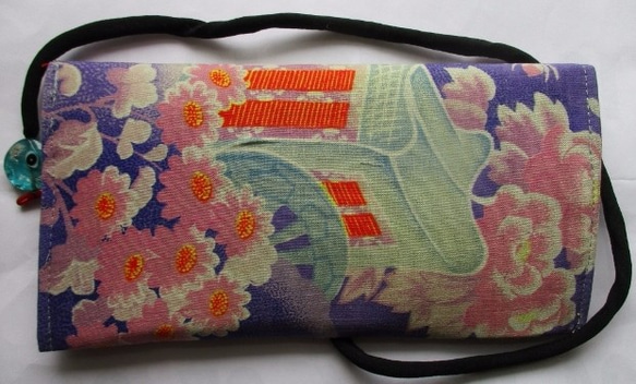 送料無料　花柄の着物で作った和風財布・ポーチ　２６８３ 4枚目の画像
