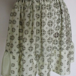 送料無料　正絹の着物で作ったミニスカート　２６９２ 1枚目の画像
