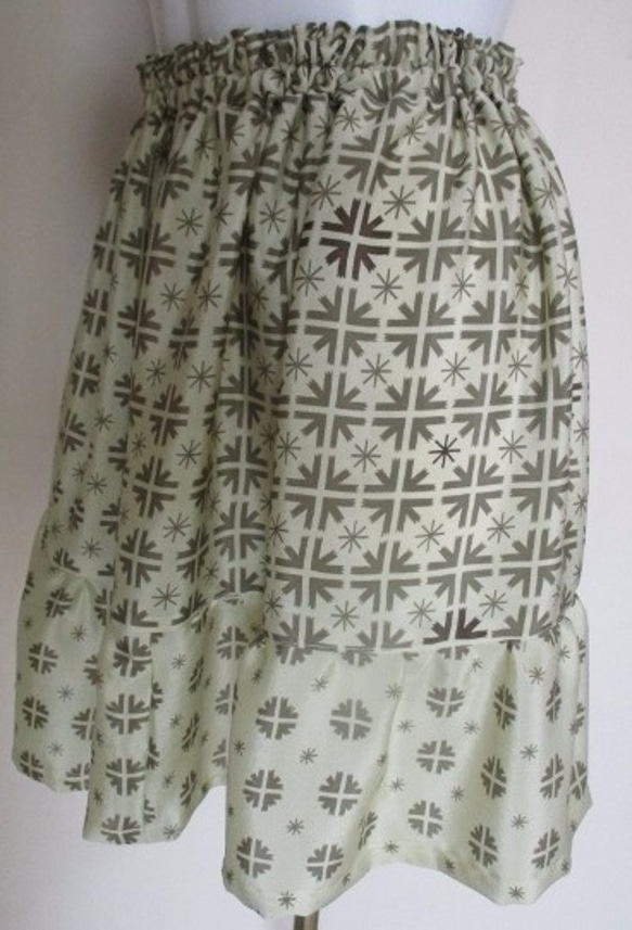 送料無料　正絹の着物で作ったミニスカート　２６９２ 8枚目の画像