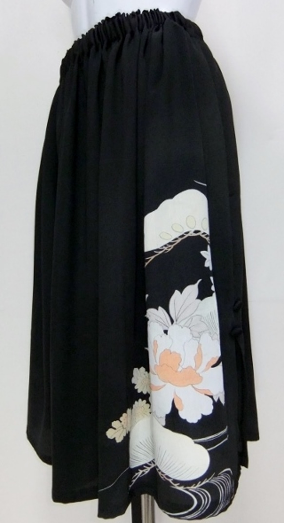 和風　色留袖で作ったスカート　　７６５ 2枚目の画像