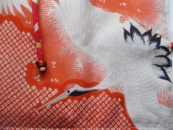 送料無料　鶴の絵柄の正絹の長襦袢で作った和風財布・ポーチ　２８２３ 10枚目の画像