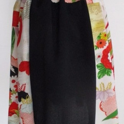 送料無料　花柄の着物で作ったミニスカート　２８３６ 4枚目の画像