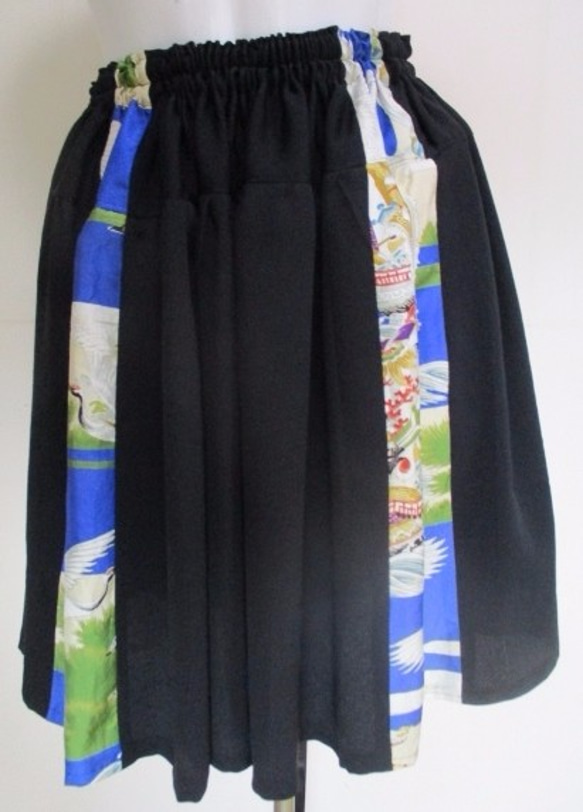 送料無料　お宮参り着と黒の着物で作ったミニスカート　２９５０ 1枚目の画像