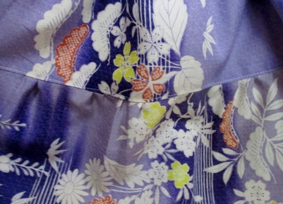 送料無料　絞りと花柄の着物で作ったミニスカート　２９６５ 9枚目の画像