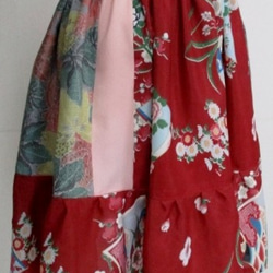 送料無料　花柄の着物で作ったミニスカート３２７２ 2枚目の画像