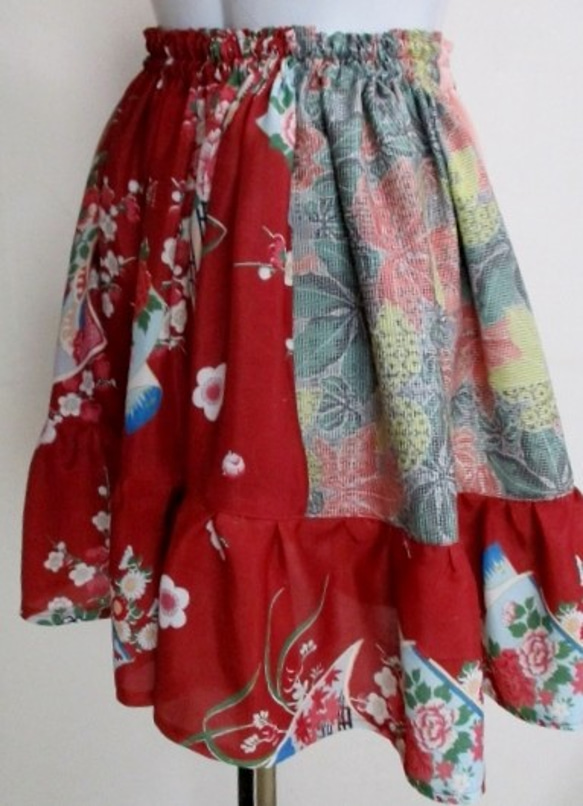 送料無料　花柄の着物で作ったミニスカート３２７２ 4枚目の画像