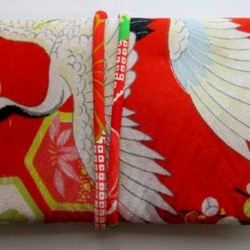 着物リメイク　鶴柄の着物で作った和風財布・ポーチ３５４７　 2枚目の画像