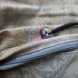送料無料　色大島紬の着物で作った和風財布・ポーチ　３５６９ 8枚目の画像