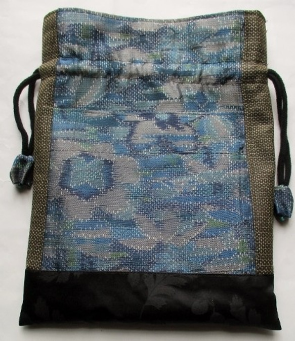 送料無料　大島紬を組み合わせて作った巾着袋　３７２２ 2枚目の画像