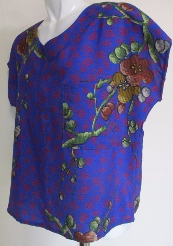 ４２８１　＃送料無料　梅の花柄の着物で作ったプルーオーバー 8枚目の画像