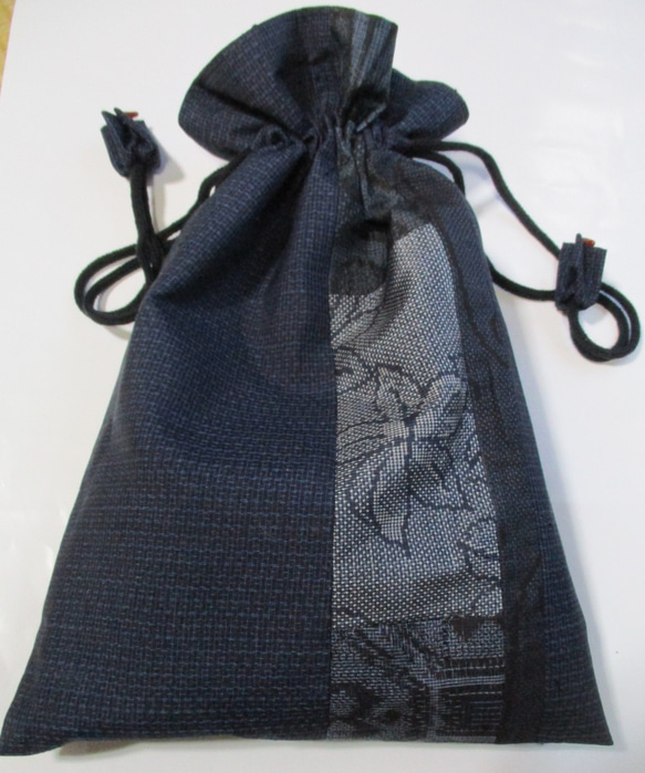 ４６６３　大島紬で作った巾着袋　＃送料無料 2枚目の画像