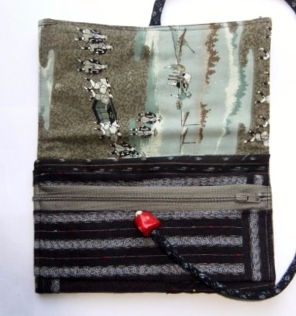 唐桟縞の着物と前掛け柄で作った和風お財布　あ９５７ 3枚目の画像