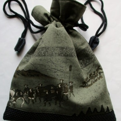 ４８８９　長襦袢と藍大島紬で作った巾着袋　＃送料無料 3枚目の画像