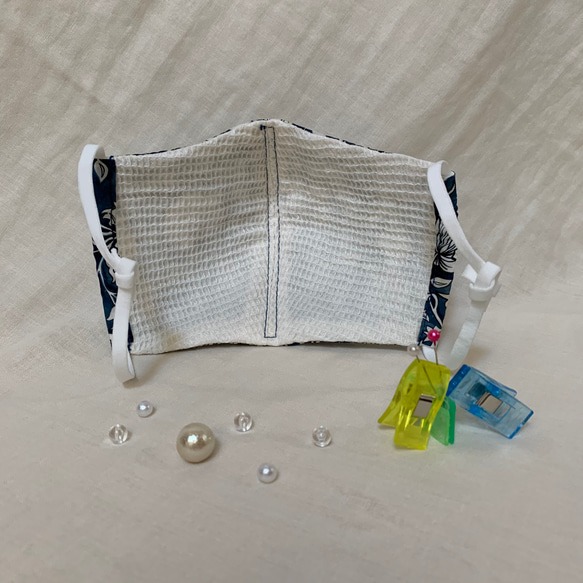 リバティ青× オーガニックコットンワッフル生地　マスク 2枚目の画像