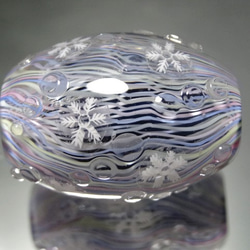 雪の結晶のとんぼ玉（ガラス玉） 3枚目の画像
