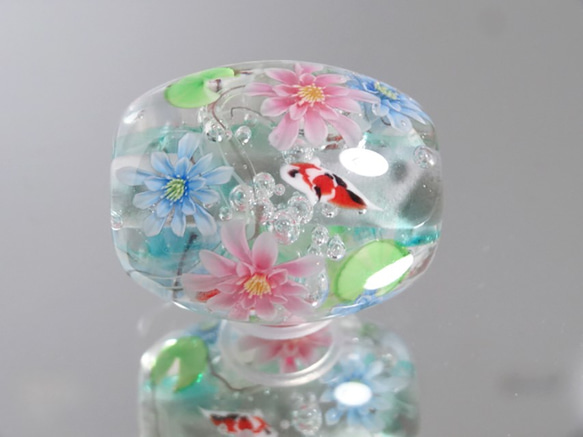 睡蓮と錦鯉のとんぼ玉（ガラス玉） ネックレス・ペンダント 富松