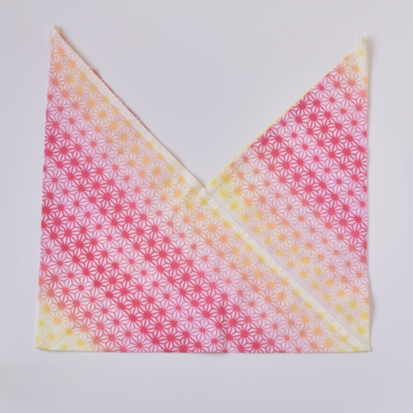 浜松注染　あずま袋｜麻の葉(ピンクと黄色のグラデーション)　本染　綿100％ 2枚目の画像