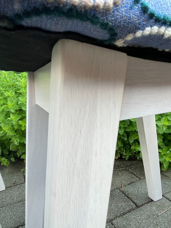 新作ホワイトレッグ北欧 天然木材スツール(脚色はホワイトorナチュラル) dopライトブルータンバリン　ミナペルホネン 9枚目の画像