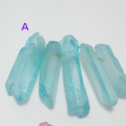 【送料無料】オーロラ加工水晶ブルー&ピンク 2枚目の画像