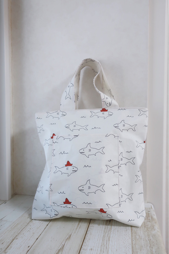 ハンドメイド•サブバッグ•エコバッグ•ショルダーバッグ エコバッグ トートバッグ 刺繍 大容量 ショルダーストラップ