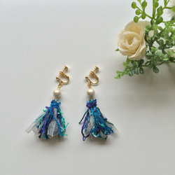 【再販】tassel earring - deep blue タッセルイヤリング - ディープブルー 1枚目の画像