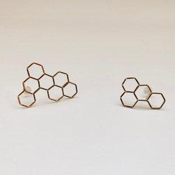 販売終了作品　ひとふでピアス 【honeycomb】 3枚目の画像