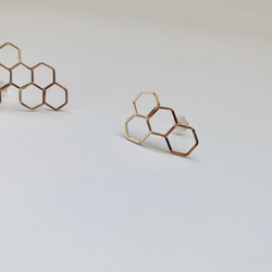 販売終了作品　ひとふでピアス 【honeycomb】 4枚目の画像