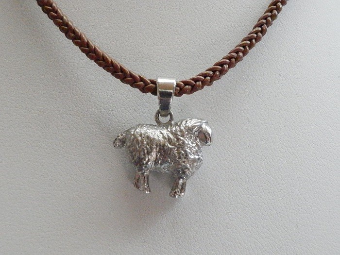 ＳＶ９２５ひつじ×革ペンダント　２　(※受注制作)
