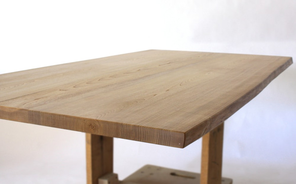 マンションにおすすめな150×約80cmの国産無垢材テーブル（植物系オイル仕上） 5枚目の画像