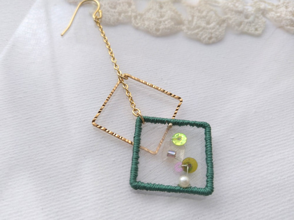 オーガンジー刺繍の片耳ピアス＊ｇｒｅｅｎ 2枚目の画像