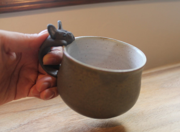 フレンチブルドッグのマグカップ（ブリンドル） 5枚目の画像