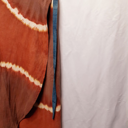 手染めの巻きスカート（ベンガラ染め） 1枚目の画像