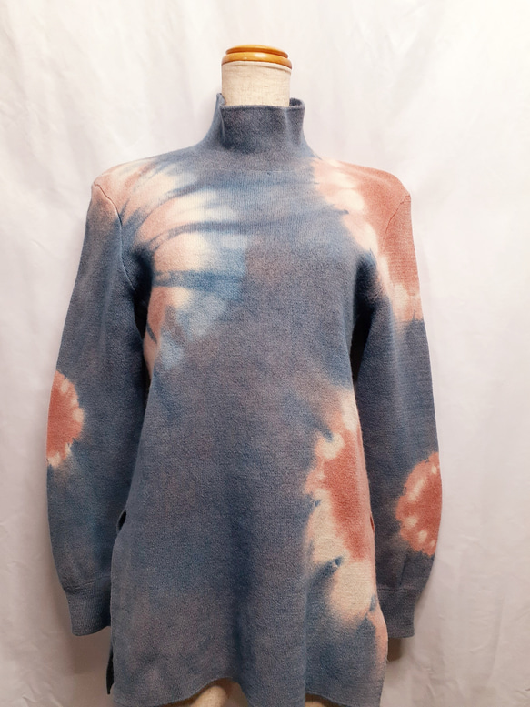 手染めのセーター（藍染＆ベンガラ染め） 5枚目の画像