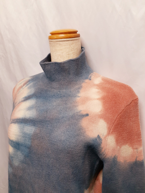 手染めのセーター（藍染＆ベンガラ染め） 6枚目の画像