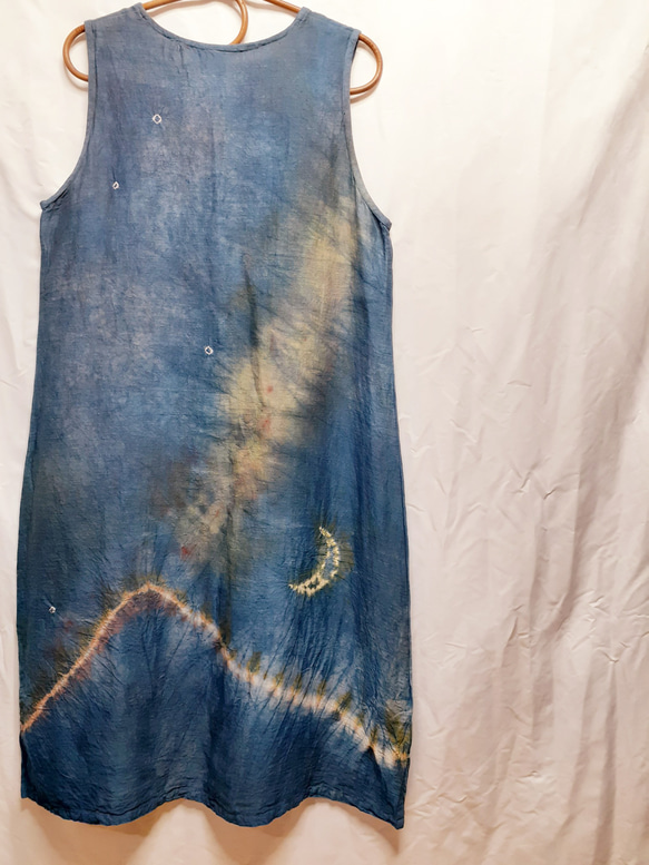 手染め＆縫製・月のワンピース（藍染・ベンガラ染め） 3枚目の画像