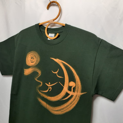 手書きTシャツ「月遊」兼用Mサイズ 4枚目の画像