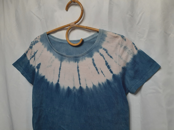 手染めのTシャツ・レディースLサイズ（藍染） 4枚目の画像