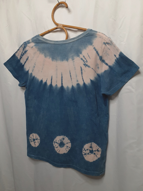 手染めのTシャツ・レディースLサイズ（藍染） 6枚目の画像